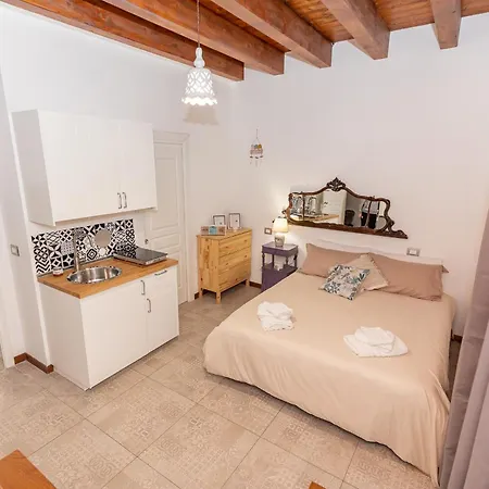 Centro Storico Redmood House A 5 Min Dal Mare, Wi-Fi, A/C E Netflix Apartment Barletta Exterior photo
