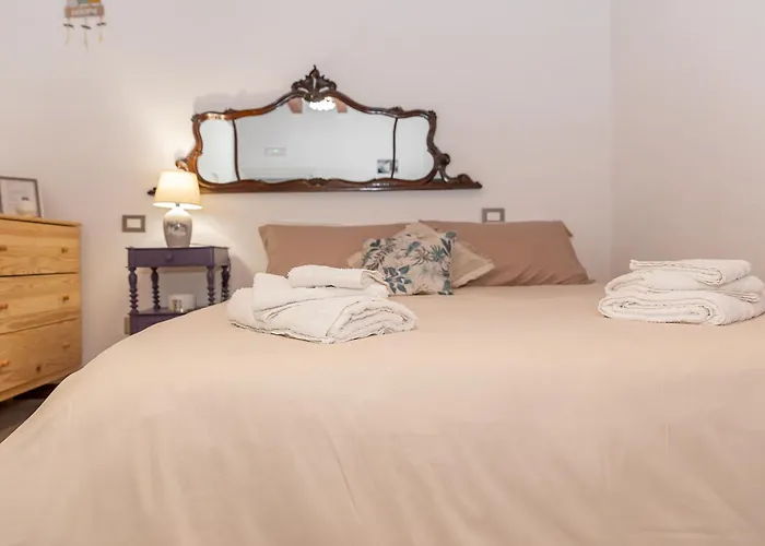 Centro Storico Redmood House A 5 Min Dal Mare, Wi-Fi, A/C E Netflix
