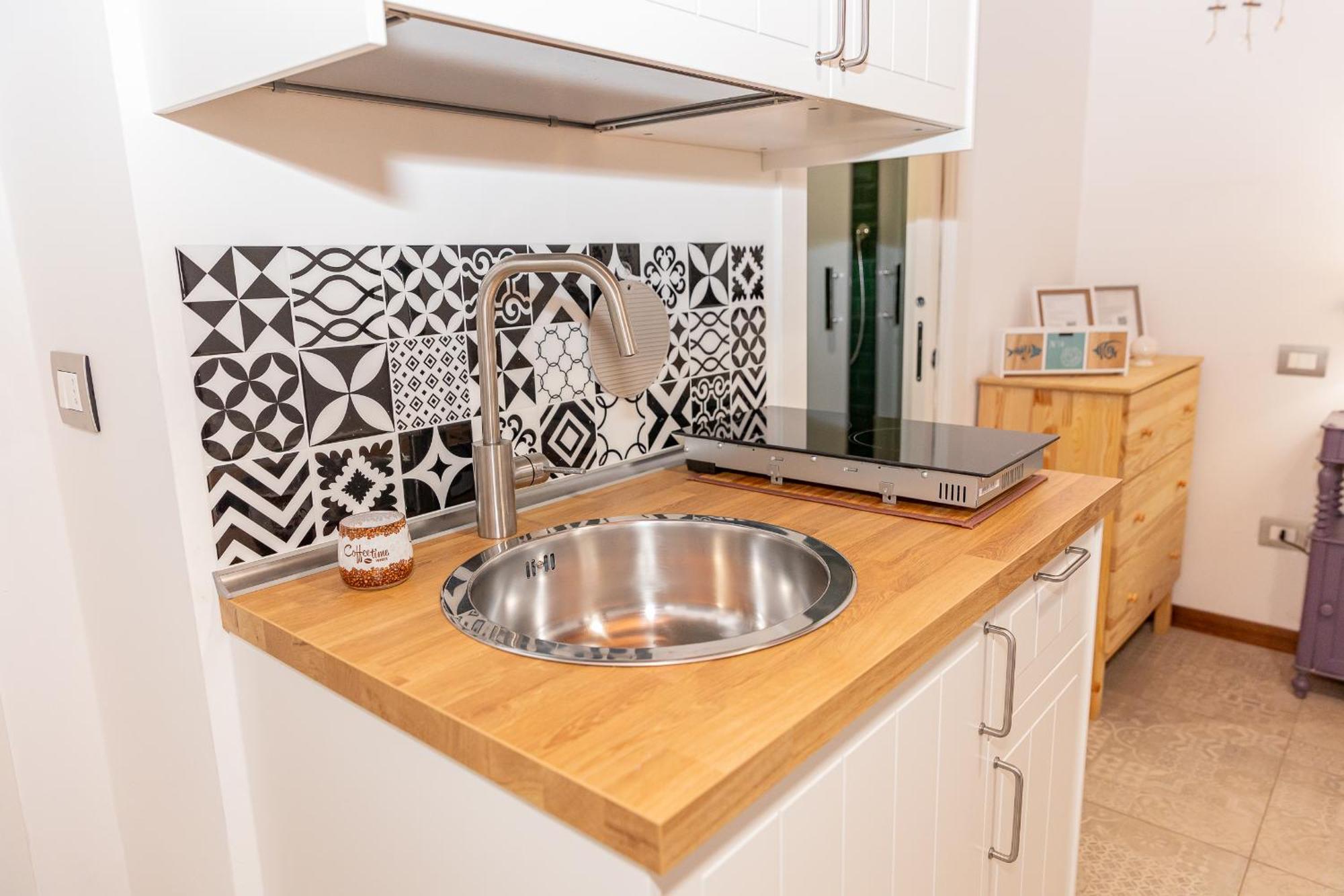 Centro Storico Redmood House A 5 Min Dal Mare, Wi-fi, A/c E Netflix * Barletta