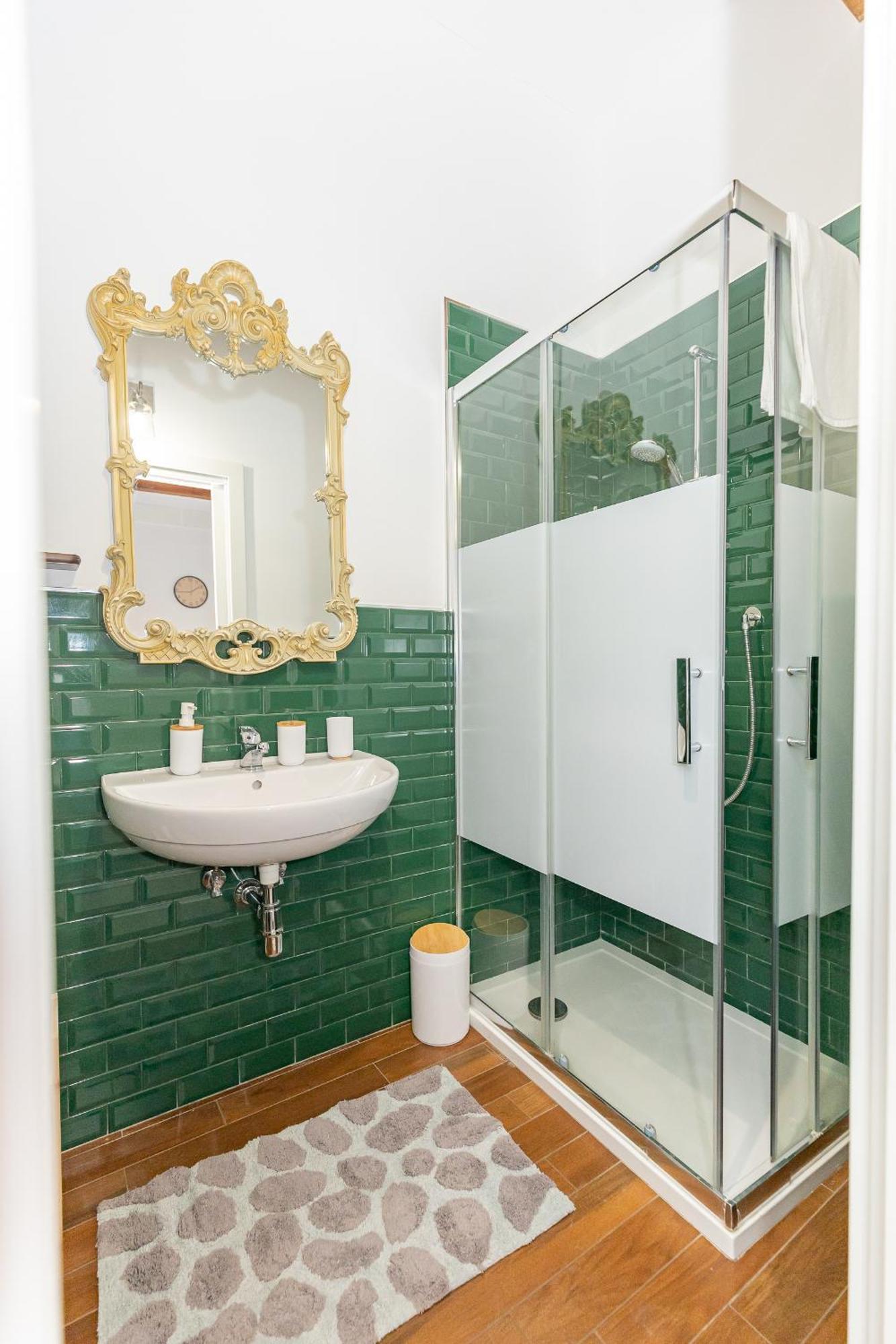 Centro Storico Redmood House A 5 Min Dal Mare, Wi-fi, A/c E Netflix Barletta