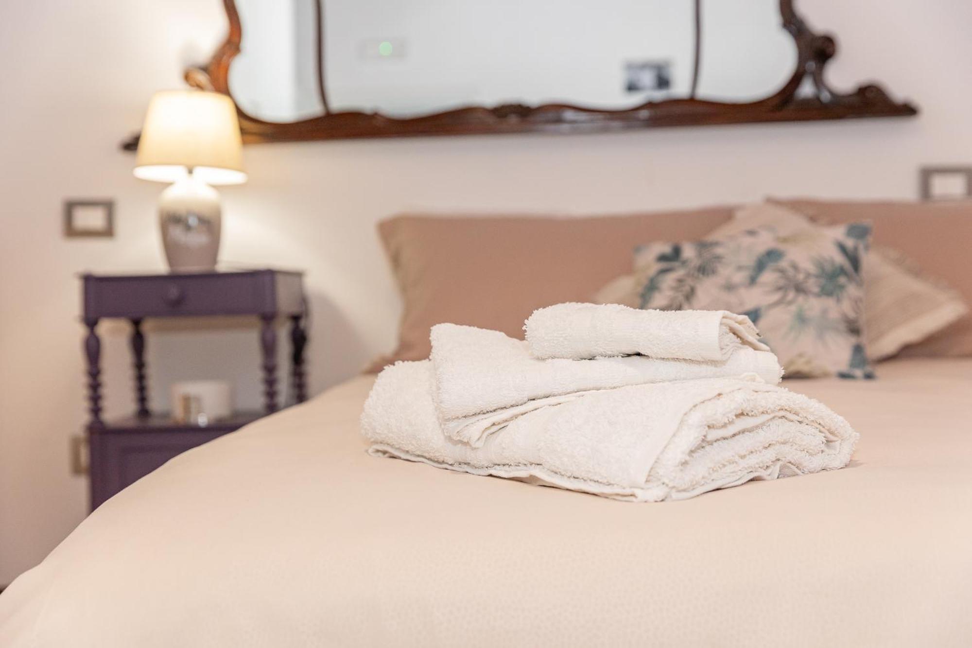 Apartment Centro Storico Redmood House A 5 Min Dal Mare, Wi-fi, A/c E Netflix